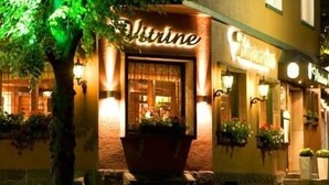 Front of property - evening/night - Hotel Schmidt-Mönnikes (Bochum)