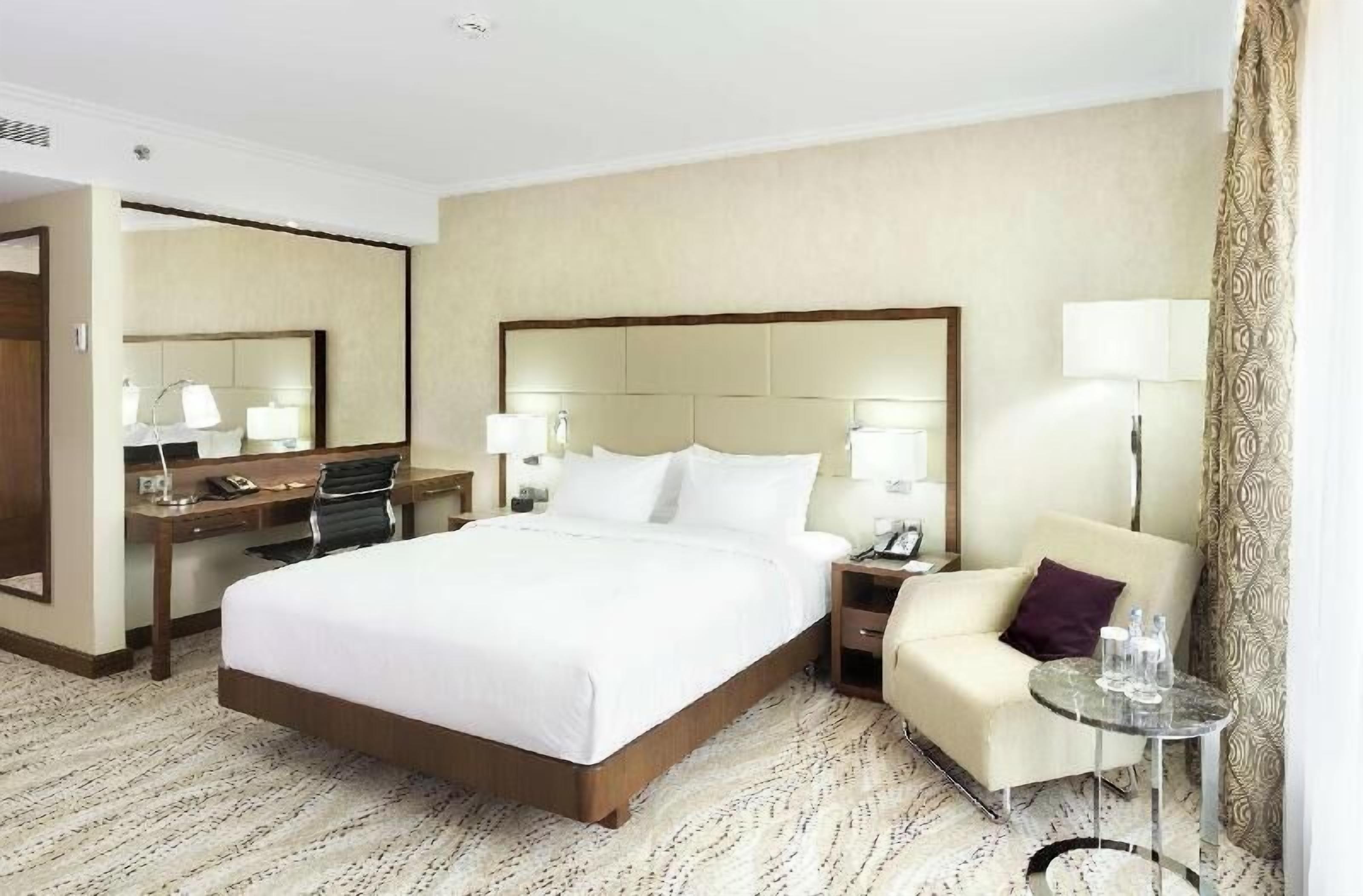 Premium bedding, minibar, in-room safe, desk