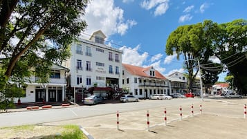 Esterni