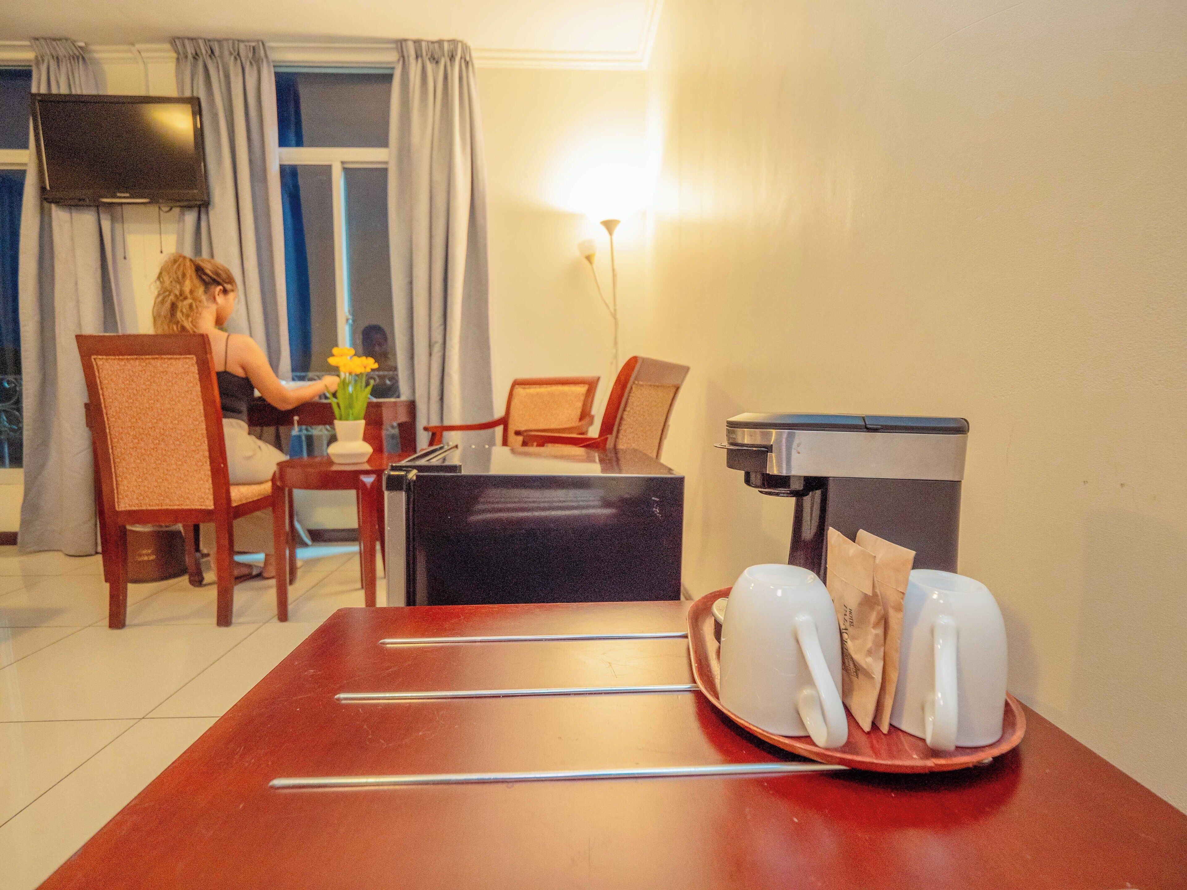 comfort room (king) | in-room safe, desk, laptop workspace, blackout curtains