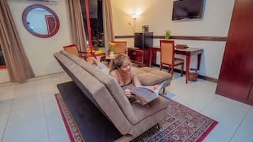 Premium Room, 1 King Bed, City View | In-room safe, desk, laptop workspace, blackout curtains