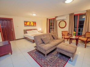 Premium Room, 1 King Bed, City View