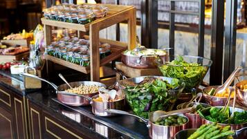 Daily buffet breakfast (GBP 47 per person)