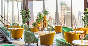 2 间酒吧/酒廊、鸡尾酒酒吧、香槟吧