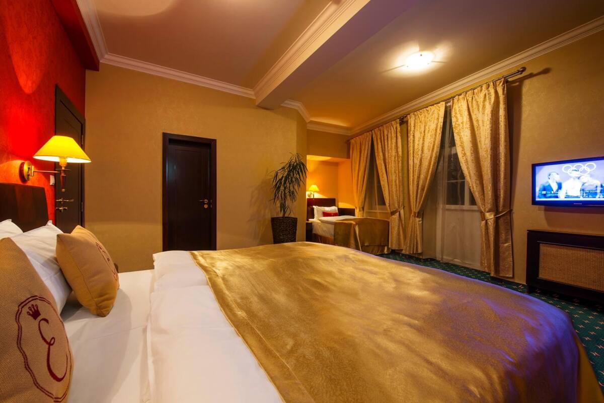 minibar, in-room safe, desk, blackout curtains