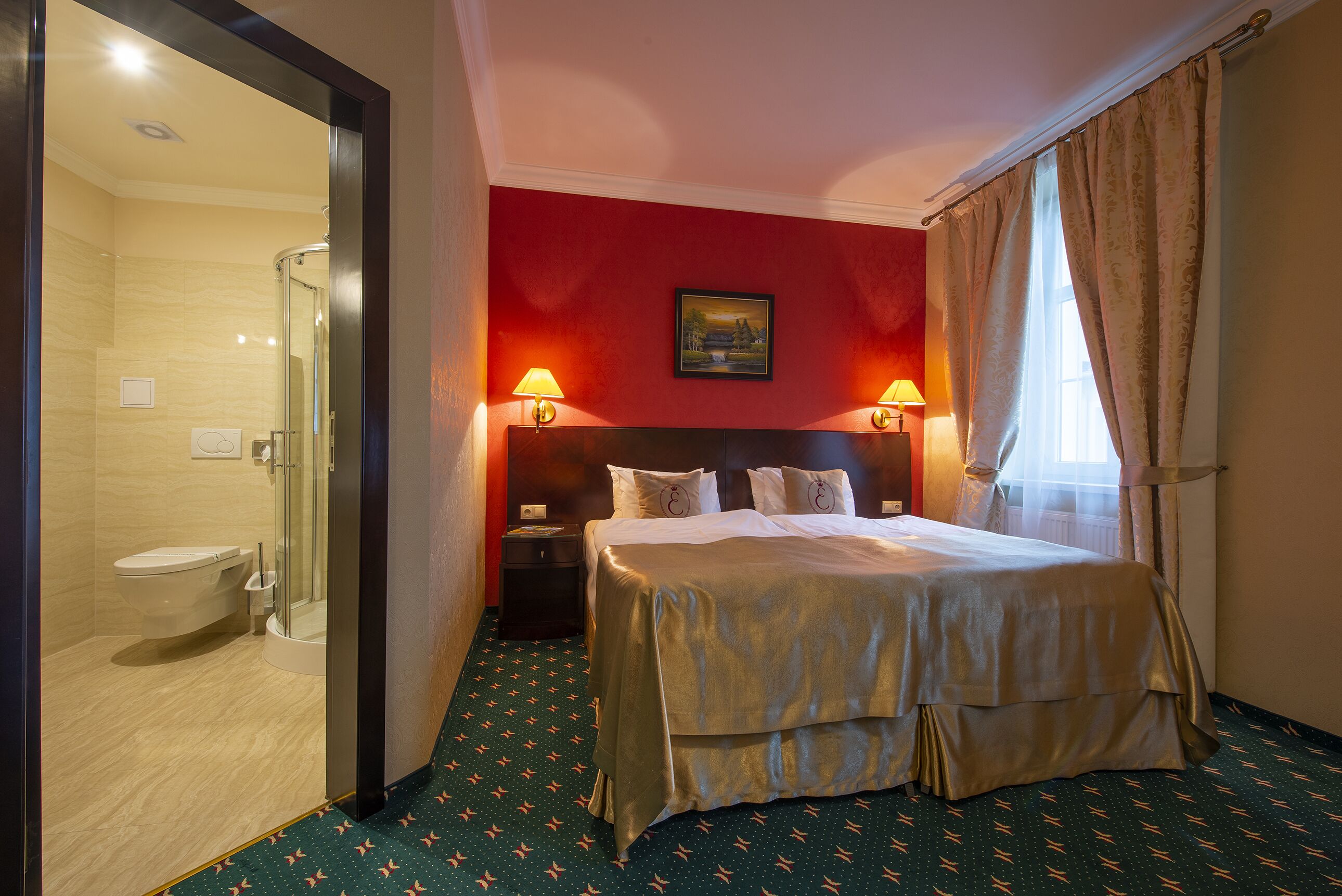 Phòng đôi Tiêu chuẩn | Minibar, két bảo mật tại phòng, bàn, màn/rèm cản sáng 