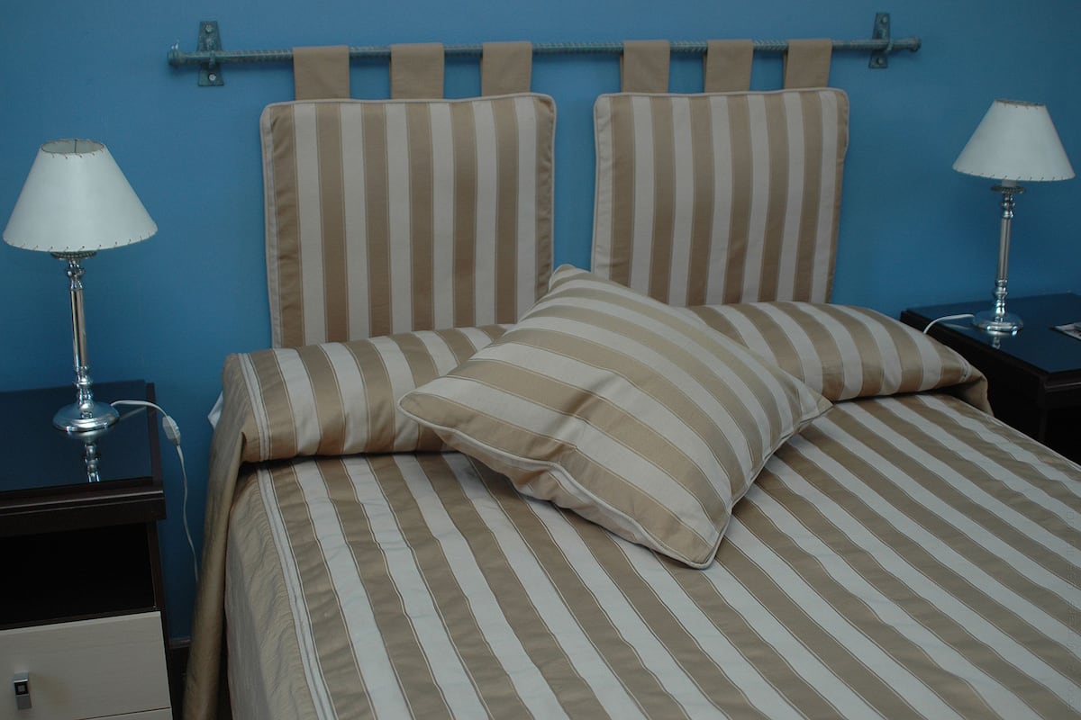 Chambre triple Standard | Literie de qualité, ameublement unique, accÚs au Wi-Fi (inclus)