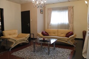 Living room - Thornberry Hotel De Island (Lagos)