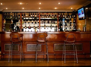 Bar (trong khuôn viên)