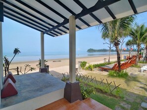 Family Room, Beachfront | In-room safe, free WiFi - Golden Bay Cottage (Ko Lanta)