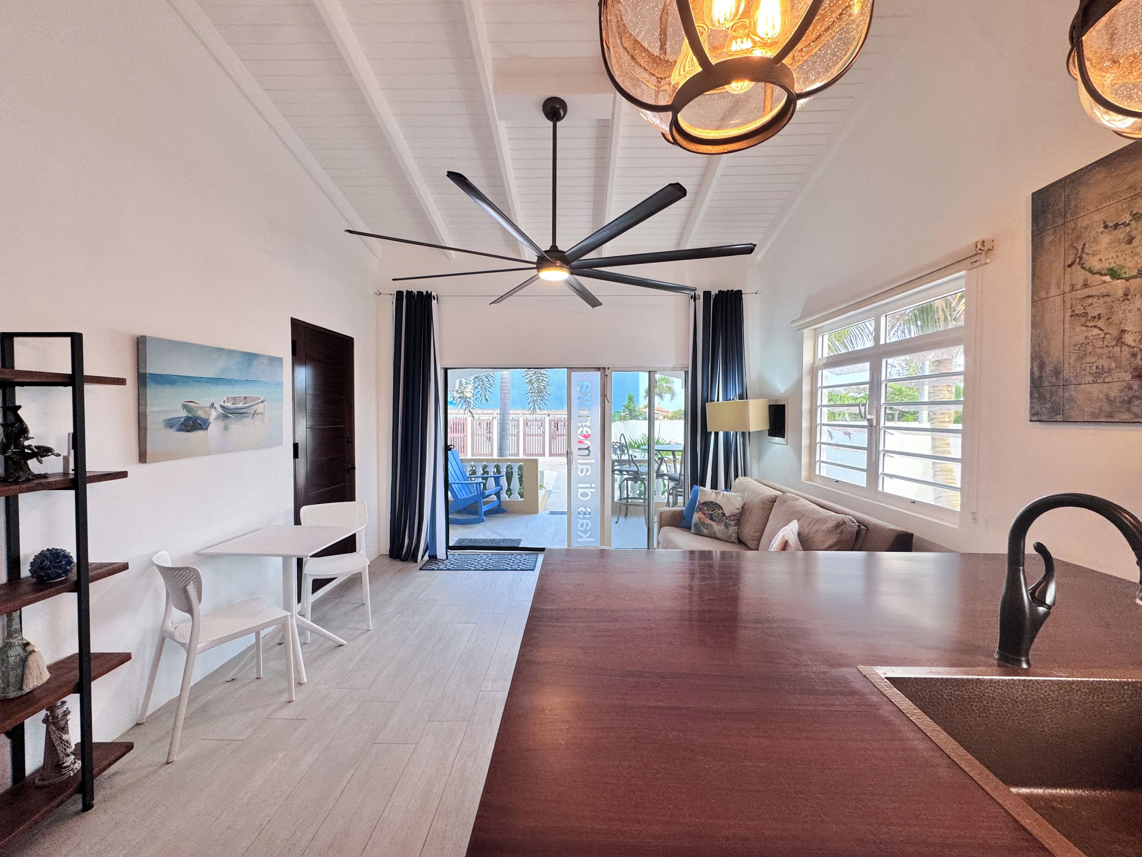 Tủ lạnh, lò nướng, bếp nấu, máy rửa bát 