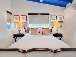 Premium bedding, memory-foam beds, in-room safe, individually decorated - Treasure By The Sea (Kralendijk)
