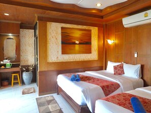 Room, Poolside (Air Con)