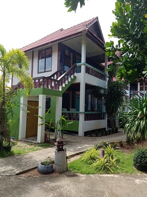 Triple Room (Air Con) | Terrace/patio