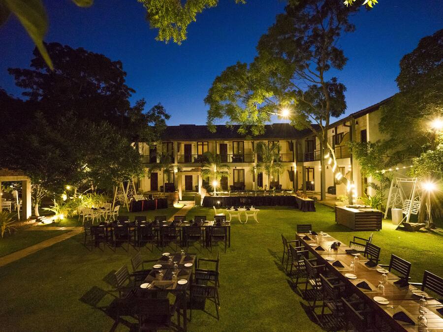 Breakfast, lunch, dinner served; international cuisine