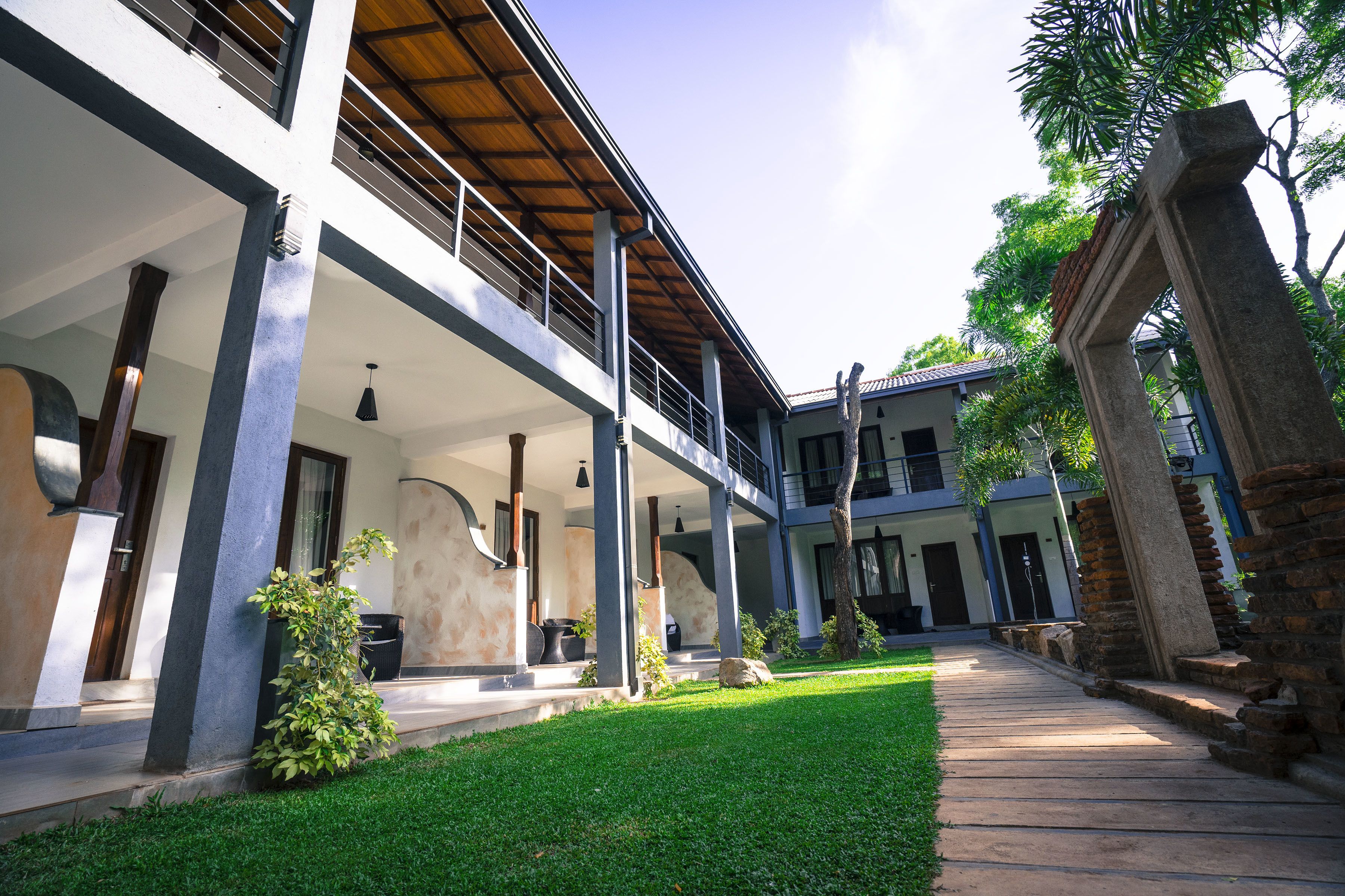 客房內保險箱、書桌、隔音、熨斗/熨衣板