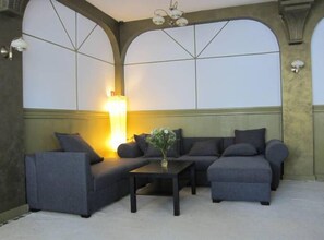 Coin salon dans le hall