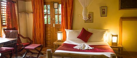 1 Bedroom Cottage | 1 bedroom, down duvets, in-room safe, individually decorated