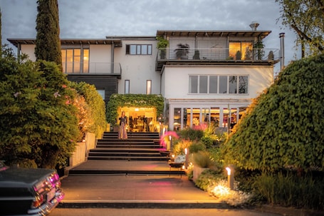 Property entrance. Seehotel Restaurant Die Ente
