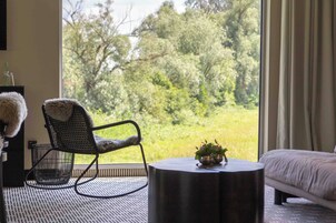 Suite | Living area | Flat-screen TV