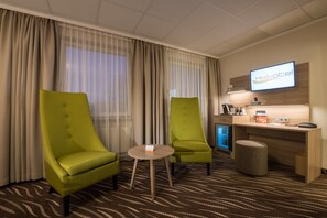 Televisión LCD 80 cm con canales de televisión por cable, televisión