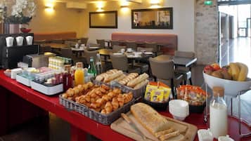 Daily buffet breakfast (EUR 15 per person)