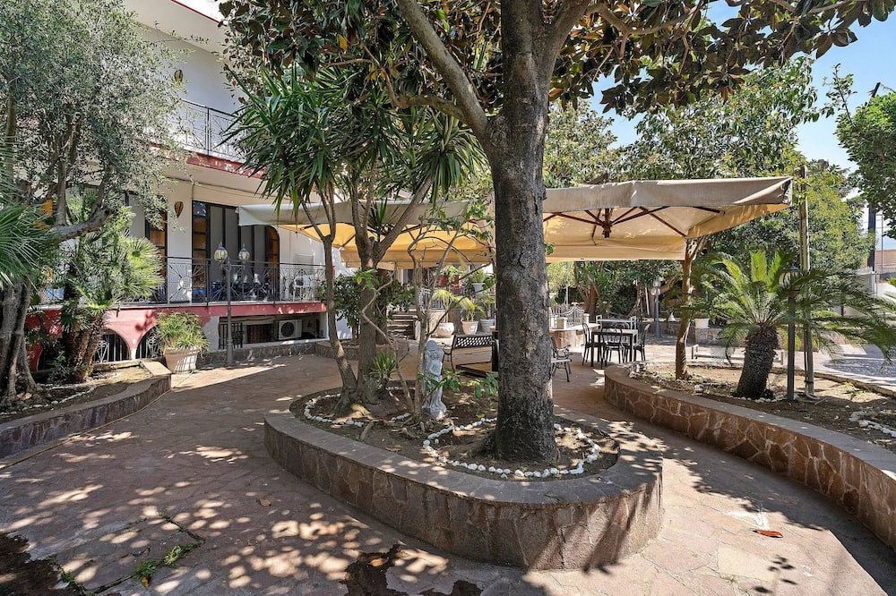 Pompeii Ruins Hotel