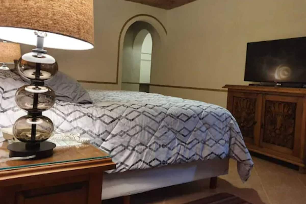 Suite junior | Caja de seguridad en la habitación, wifi gratis y ropa de cama