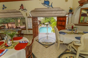 Breakfast area