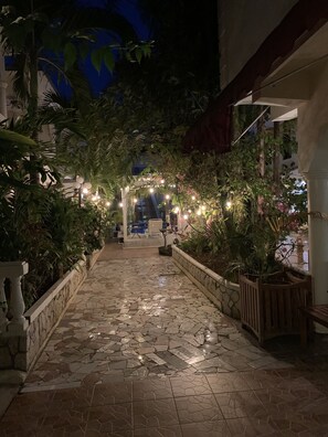 บริเวณภายนอก