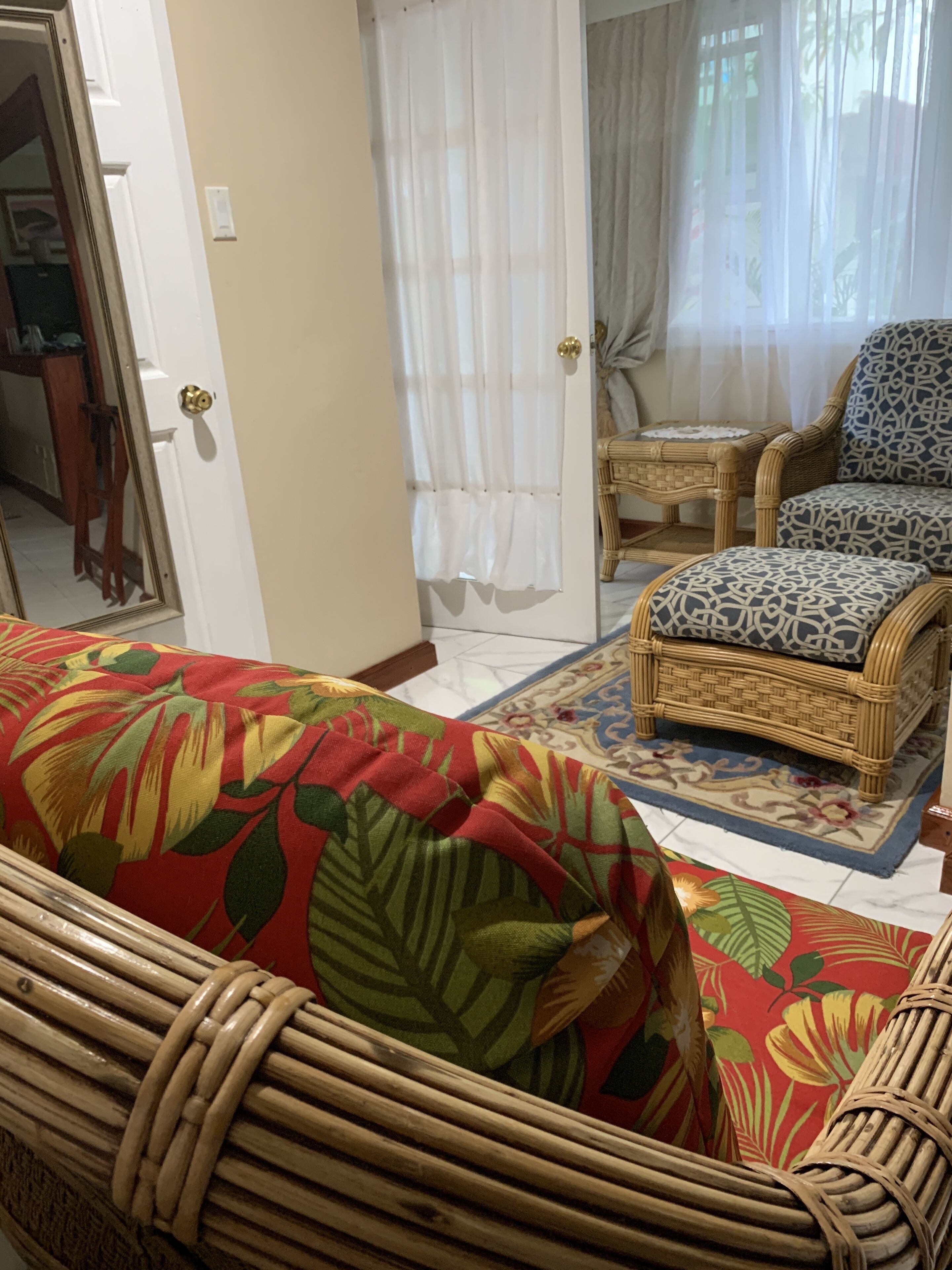 apartment | living area | 40-inch flat-screen tv with cable channels, tv