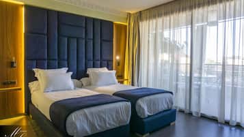 Apartment, 2 Bedrooms | 3 bedrooms, premium bedding, down duvets, minibar