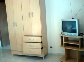 Standard Double Room (com ventilador ) | Minibar, WiFi