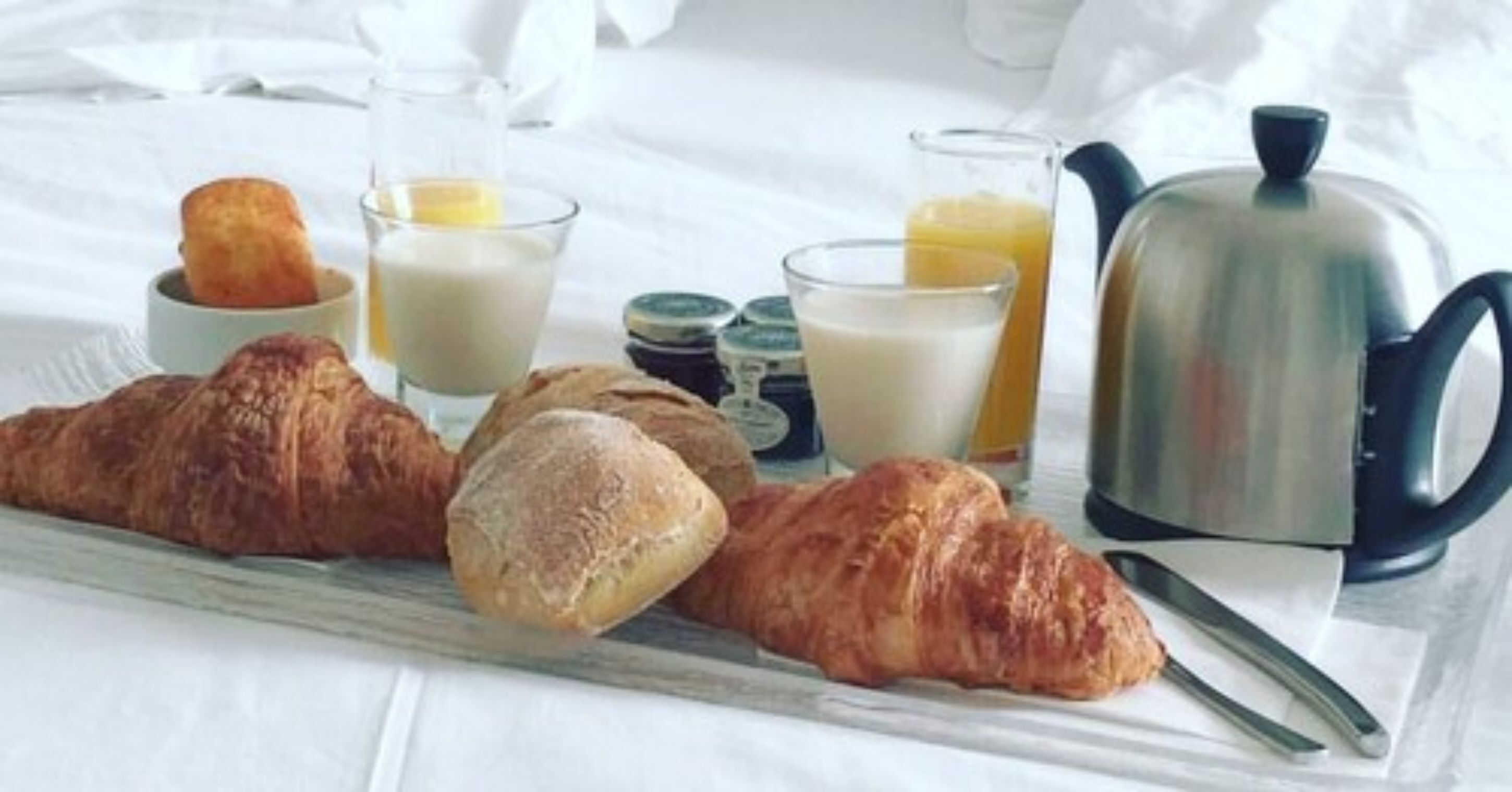 daily continental breakfast (eur 10 per person)