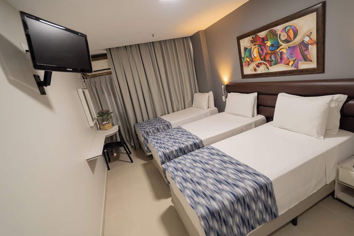 Deluxe Triple Room, 3 Single Beds | 1 bedroom, minibar, in-room safe, desk