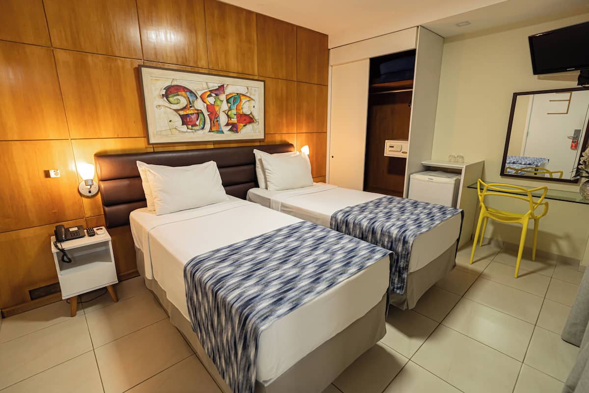 Standard Twin Room, 2 Single Beds | 1 bedroom, minibar, in-room safe, desk