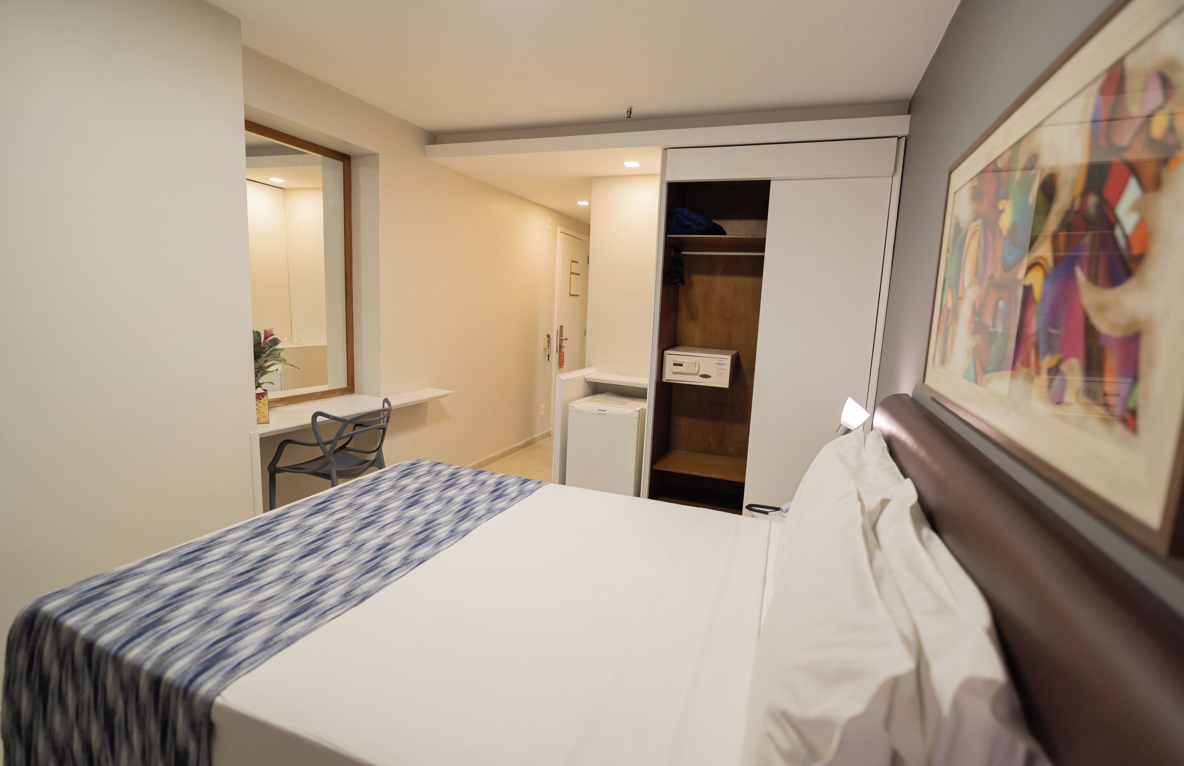 deluxe double room, lanai | 1 bedroom, minibar, in-room safe, desk