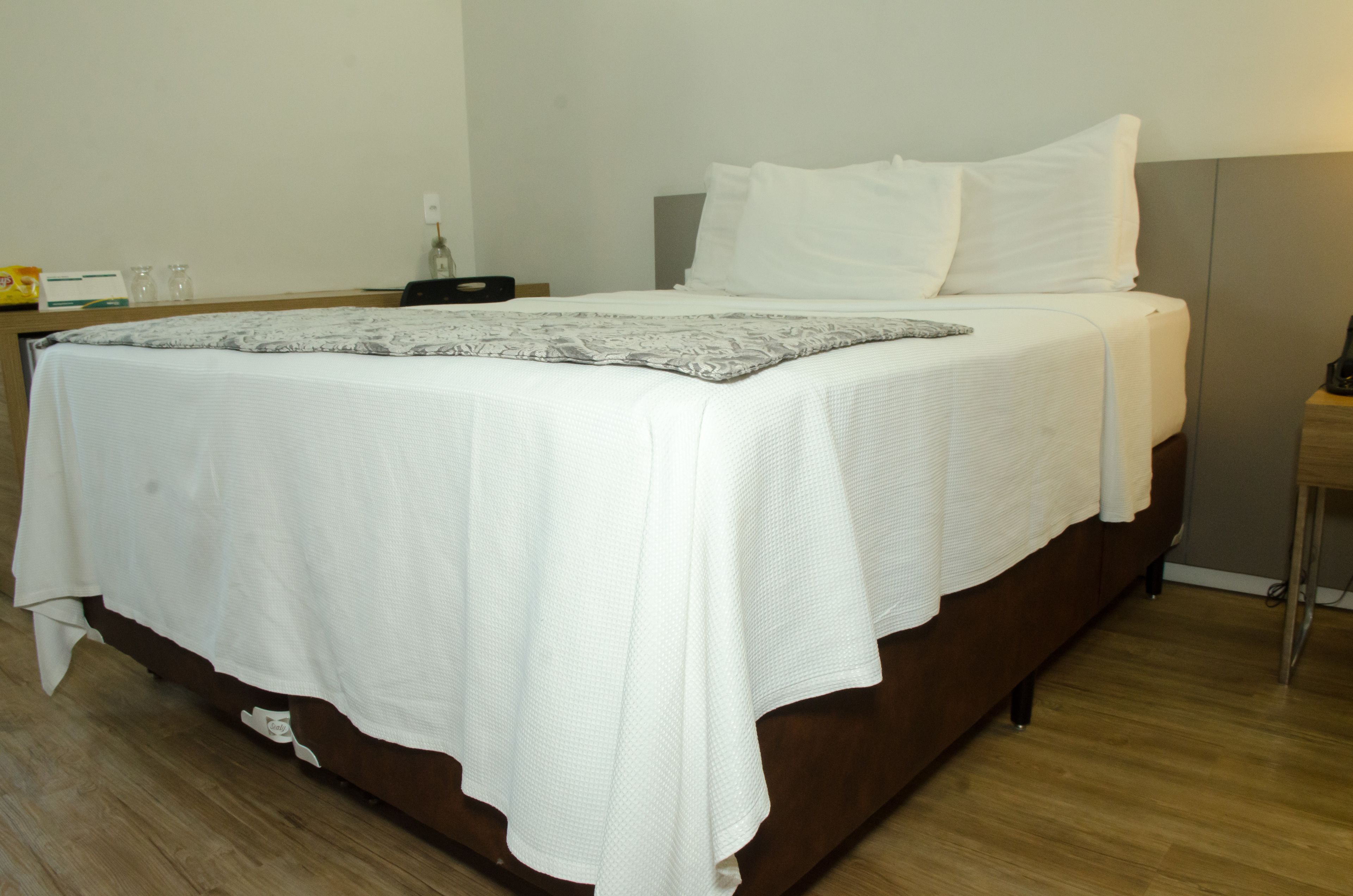 standard double room | 1 bedroom, minibar, in-room safe, desk