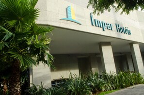 Exterior detail - Ímpar Suítes Expominas (Belo Horizonte)