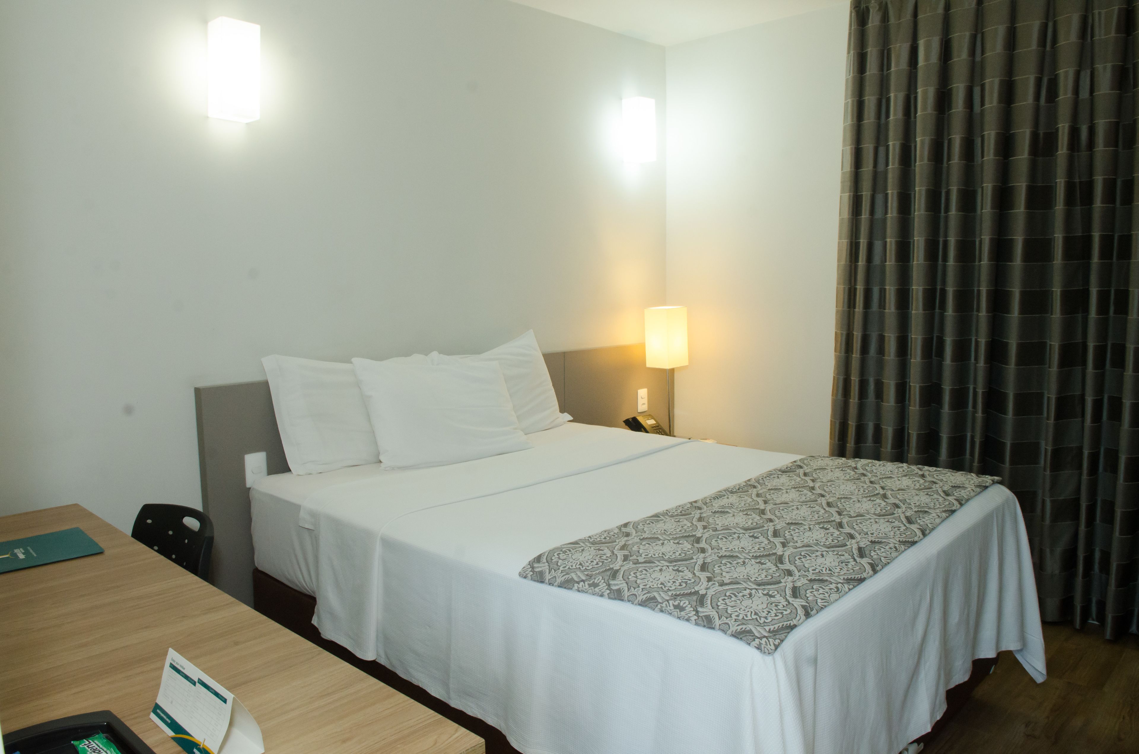 standard double room | 1 bedroom, minibar, in-room safe, desk