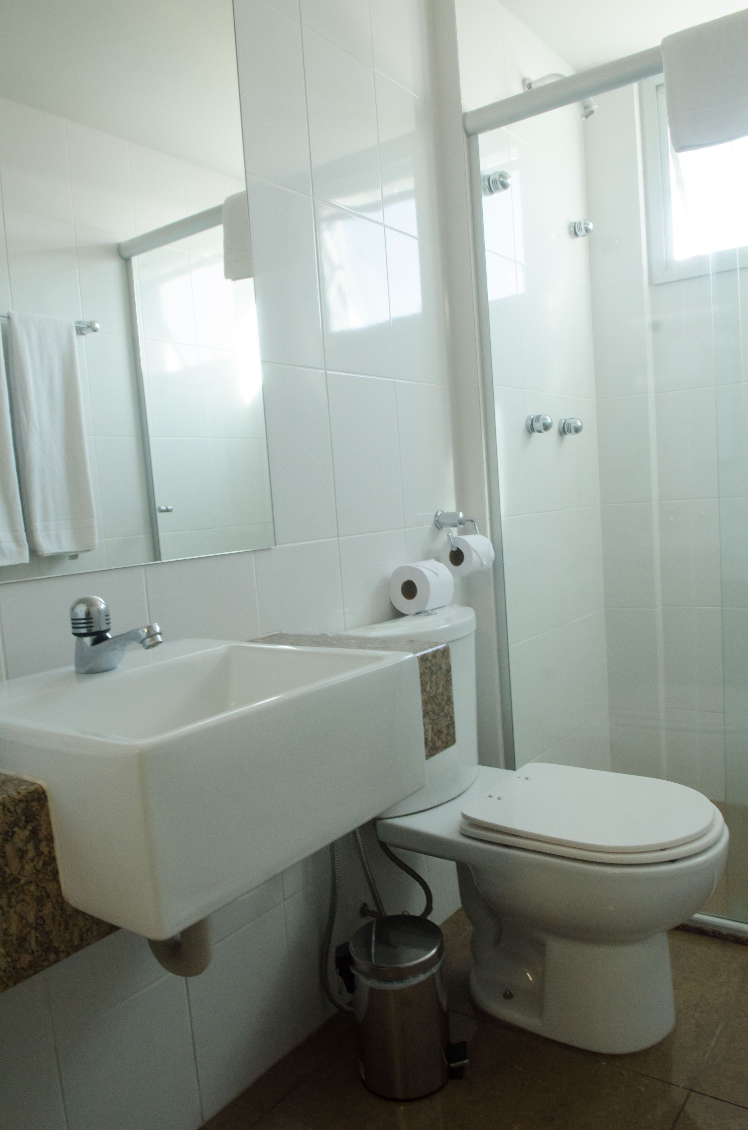 shower, free toiletries, towels