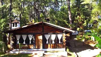 Cabin, 1 Bedroom, Kitchen | 1 bedroom, in-room safe, free WiFi, bed sheets
