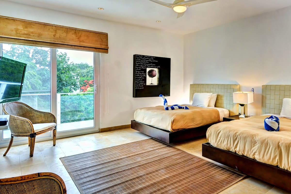 premium bedding, in-room safe, individually decorated