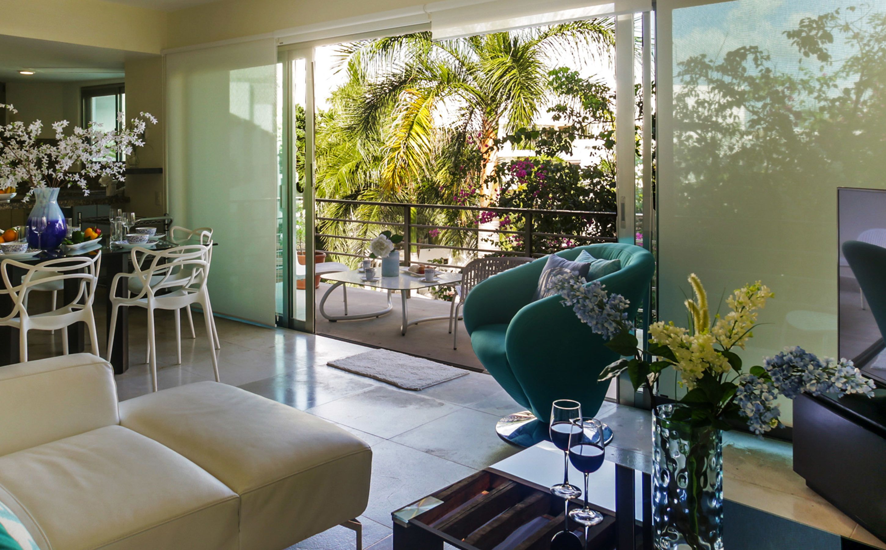 luxury penthouse, 2 bedrooms | living room | 40-cm led tv with satellite channels, tv