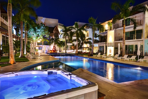 2 piscinas al aire libre