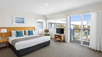 Three Bedroom Apartment | 1 bedroom, in-room safe, desk, blackout drapes