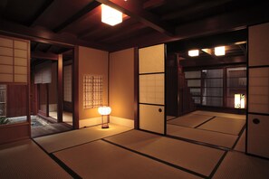Traditional Room (Japanese-Style) | Down duvets, in-room safe, individually decorated - Machiya Kanazawa Kikunoya (Kanazawa)