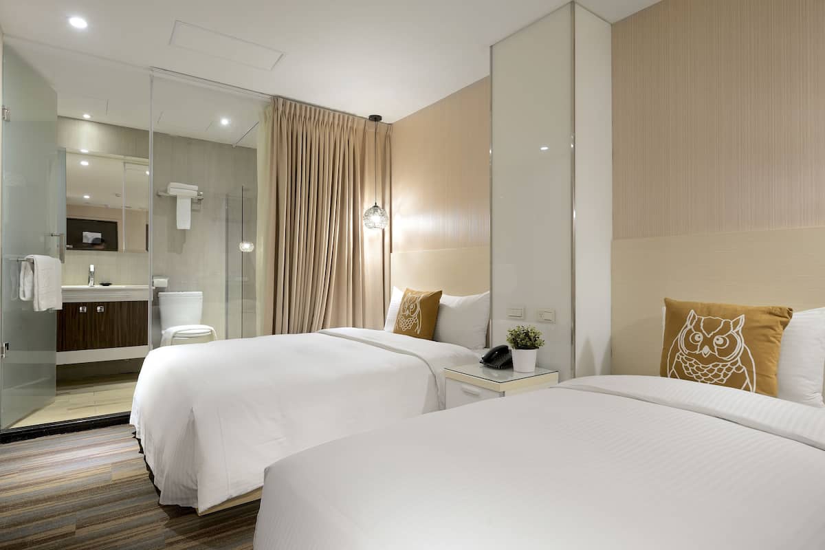 Standard Triple Room | Down comforters, pillowtop beds, in-room safe, desk