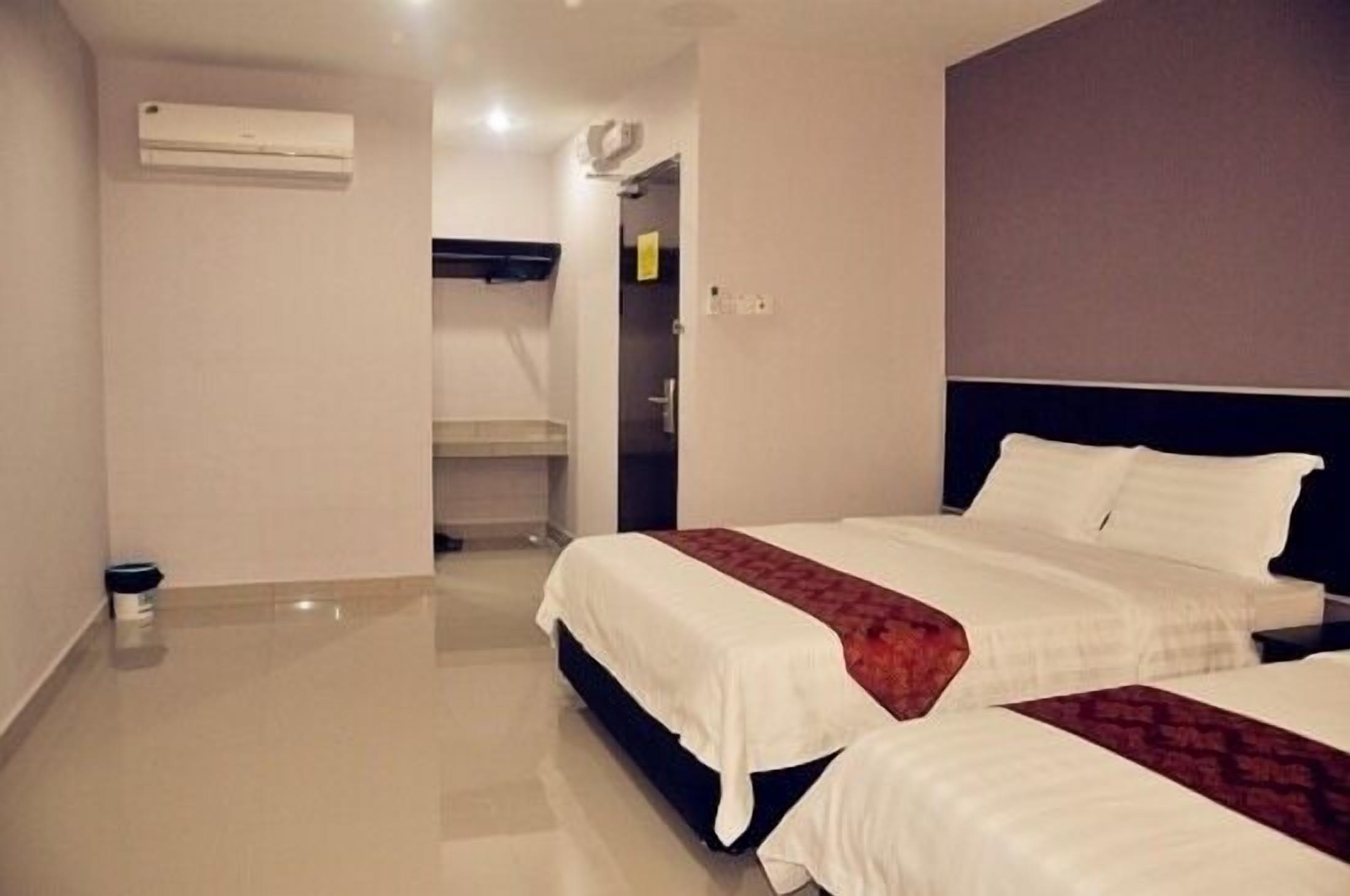 in-room safe, desk, iron/ironing board, rollaway beds