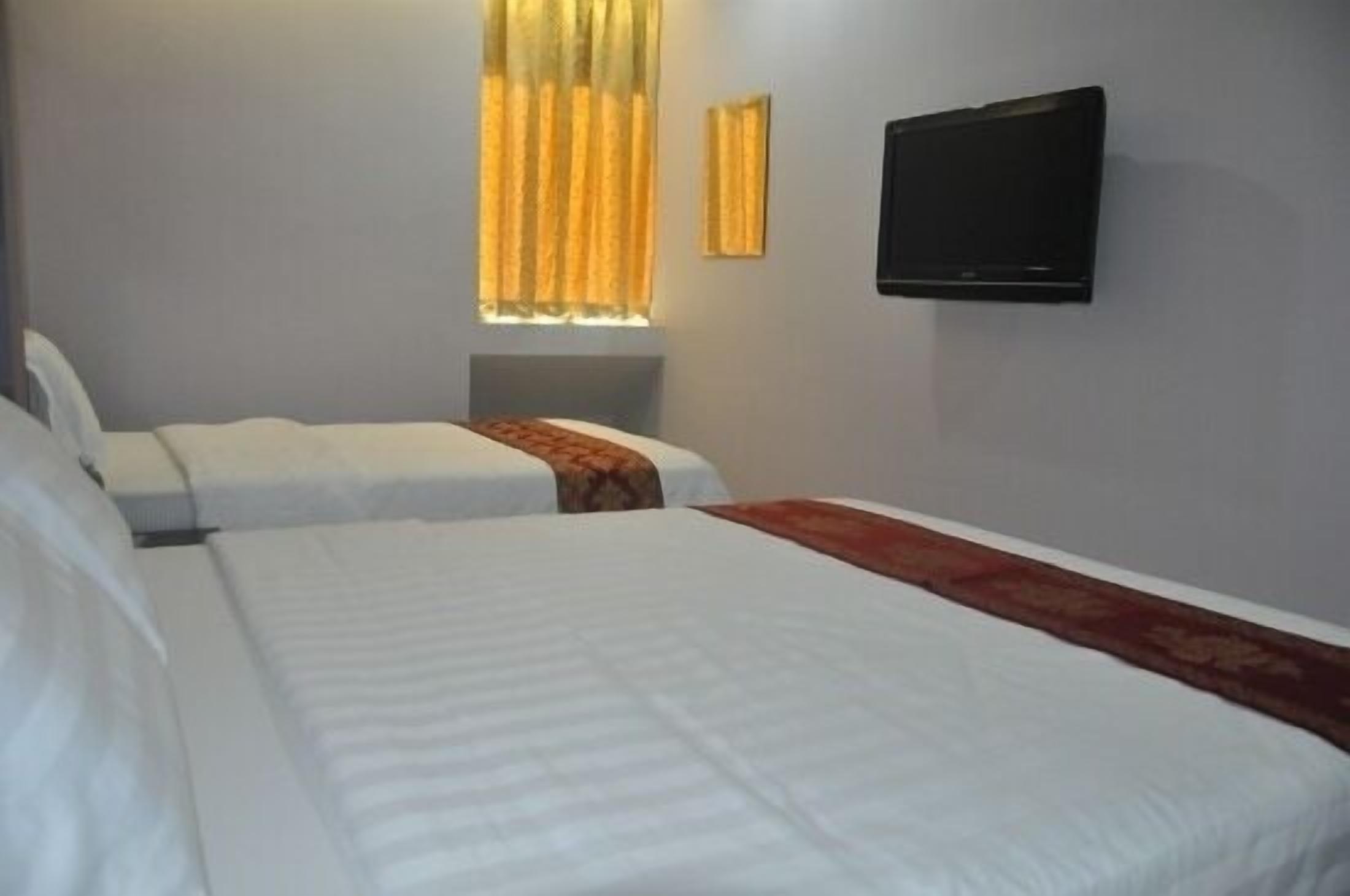 in-room safe, desk, iron/ironing board, rollaway beds